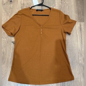 NWT: PIIRESO v neck pullover shirt xl